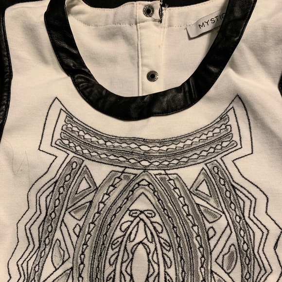 Mystic Crop Top - Picture 2 of 4